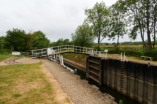 포토 JPG 해외이미지 나무 산업 여행 교통시설 휴가 잉글랜드 풍경 사람없음 야외 물 관광지 강 시골 역사 땅 그림 잠금 대문 수로 운하 방법 옛날 해외포토 자연요소 식물 교통 영국 문 시설 보안 파일형식 이미지허브