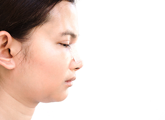 포토 JPG 해외이미지 손 여자 얼굴 백그라운드 컨셉 신체 건강 한명 사람 치료 파란색 빛 뷰티 약 유행 화장품 의사 흰색 수술 플라스틱 피부 입술 코 외과 고립 스타일 카피스페이스 해외포토 1 컬러 의학 재질 병원 신체부위 공백 의료진 파일형식 이미지허브