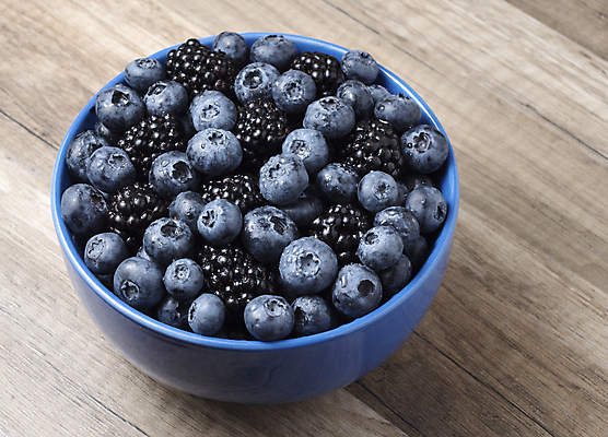 포토 JPG 해외이미지 식물 열매 음식 농업 다이어트 과일 자연 탁자 디저트 건강 사람없음 목재 여름 파란색 정원 검은색 수확 시골 신선 그룹 사발 달콤 맛 숲 수집 유기농 블루베리 날것 베리 블랙베리 흙더미 내추럴 숙성 채식주의자 해외포토 나무 웰빙 계절 산업 컬러 가구 컨셉 재료 흙 사기그릇 생태계 채식 파일형식 더미 이미지허브