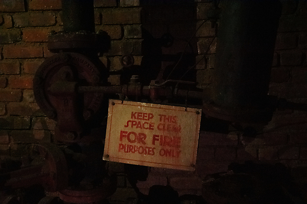 포토 JPG 해외이미지 직업 산업 공장 날씨 사람없음 가로 빨간색 숫자 금속 힘 기계 장비 과학기술 수확 기구 공구 업무 판넬 지시 위험 버리기 서비스 눈금 복고 철사 충격 시스템 스위치 계량기 위로 구식 그런지 깨짐 옛날 전압 제어 공급 해외포토 문자 컬러 컨셉 농업 공업 모션 재질 기술 도구 작업 파일형식 이미지허브