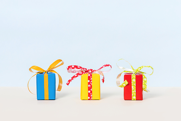 포토 JPG 해외이미지 기념일 행복 리본 백그라운드 크리스마스 포장 발렌타인데이 선물 이벤트 사람없음 장식 가로 쇼핑 상자 컬러풀 놀람 활발 축하 인사 생일 수집 활 주기 패키지 파스텔톤 카피스페이스 미니멀 해외포토 감정 컬러 컨셉 모션 데이이벤트 표정 공백 예절 파일형식 이미지허브