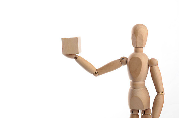 포토 JPG 해외이미지 들기 사람없음 목재 큐브 목각인형 해외포토 나무 인형 재료 모션 파일형식 이미지허브