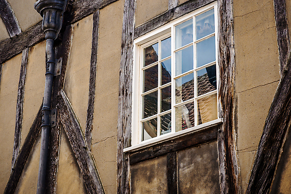 포토 JPG 해외이미지 선 벽 십자가 건축양식 표면 벽돌 액자틀 사람없음 건물 목재 판넬 중세 역사 낟알 묘사 질감 수목 옛날 해외포토 나무 건축물 건축 액자 재료 틀 파일형식 이미지허브