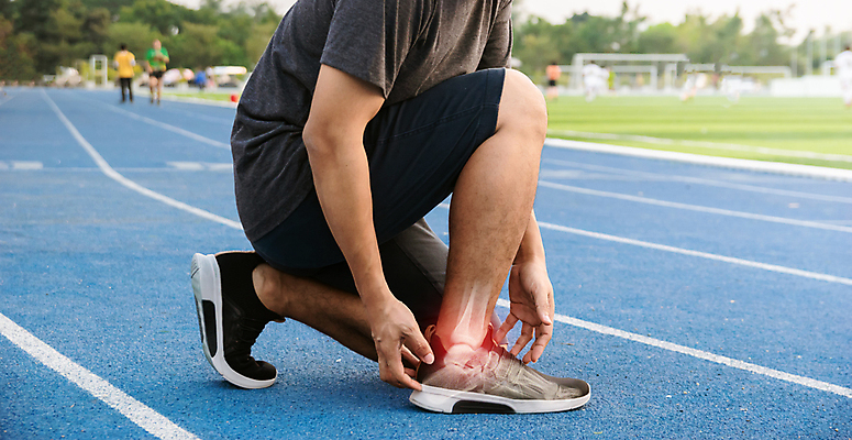 포토 JPG 해외이미지 웰빙 스포츠 신체 근육 뼈 건강 사람 성인 사람없음 야외 달리기 운동 햇빛 약 고통 터치 마사지 질병 상처 연습 속도 관절염 무릎 발목 돌봄 부담 염증 증상 해외포토 감정 의학 모션 발 신체부위 태양 파일형식 이미지허브