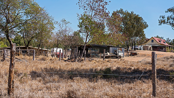 포토 JPG 해외이미지 나무 라이프스타일 계절 노동자 주택 건조 협상 사람없음 건물 우주 환경 작업 뜨거움 호주 큼 그늘 가난 심플 온도 헛간 사파이어 주거지 생존 부족함 해외포토 식물 직업 건축물 컨셉 비즈니스 생활 오세아니아 크기 저장고 파일형식 이미지허브