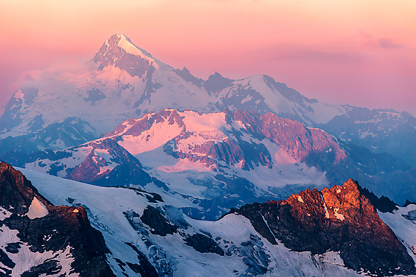포토 JPG 해외이미지 구름 분홍색 백그라운드 하늘 아침 산 풍경 경사 사람없음 야외 컬러풀 노란색 일출 등산 하이킹 안개 흰색 정상 큼 그림 러시아 절정 해외포토 주간 자연요소 유럽 컬러 레저 날씨 노을 트래킹 크기 파일형식 이미지허브
