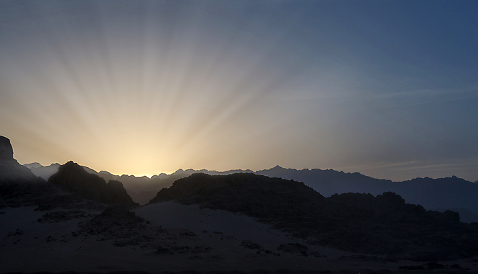 포토 JPG 해외이미지 구름 여행 자연 하늘 아침 휴가 산 파노라마 이집트 사람 동양인 풍경 사람없음 빛 컬러풀 햇빛 태양 어둠 일몰 새벽 사막 광선 바위 야간 저녁 휴양지 이국적 해외포토 주간 자연요소 컬러 아프리카 촬영기법 인종 노을 장소 돌_바위 생태계 파일형식 이미지허브