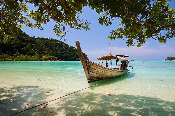 포토 JPG 해외이미지 아시아 모래 파도 바다 섬 여행 교통시설 태국 자연 하늘 휴가 주택 동양인 풍경 사람없음 야외 가로 초록색 물 여름 파란색 컬러풀 항구 맑음 만 보트 속도 활 휴양지 다이빙 타운 파라다이스 수평선 해외포토 자연요소 계절 나라 컬러 교통 배_교통 날씨 인종 건물 수영 장소 도시 시설 생태계 수중스포츠 파일형식 이미지허브