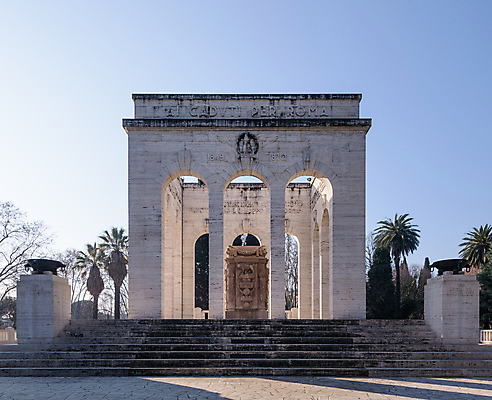 포토 JPG 해외이미지 공원 여행 건축양식 하늘 사람없음 건물 관광지 맑음 이탈리아 무덤 도시 로마 언덕 정사각형 대리석 장노출 기념물 천연기념물 구시가지 가리발디 해외포토 도형 건축물 공공시설 건축 유럽 재료 날씨 촬영기법 위인 정치가 파일형식 이미지허브