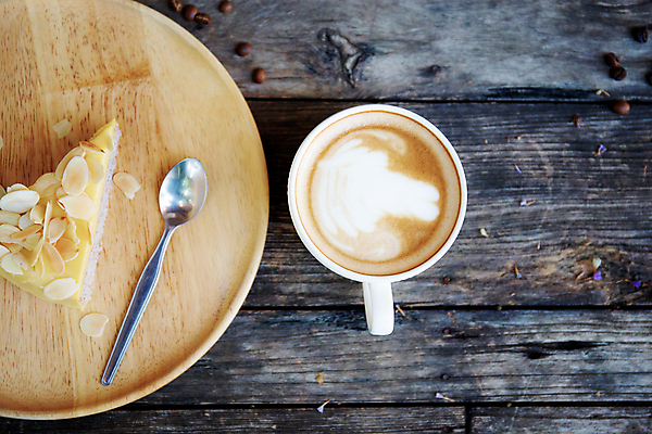 포토 JPG 해외이미지 전통 커피 탁자 아침 휴가 디저트 쟁반 사람없음 목재 컵 케이크 주방 초콜릿 침묵 카페 머그컵 견과류 수확 대접 클래식 달콤 맛 아침식사 커피잔 굽기 먹기 컵받침 크림 복고 버터 코코아 단절 머랭 정물화 페스츄리 핸드메이드 캐러멜 개암 프로스팅 해외포토 주간 나무 식기 열매 음료 음식 빵 가구 컨셉 농업 재료 모션 잔 상점 식사 소리 구이 받침대 그림 제빵 파일형식 이미지허브