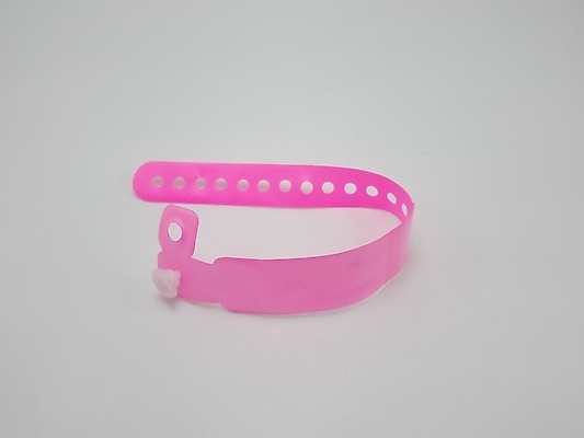 포토 JPG 해외이미지 분홍색 사람 사람없음 꼬리표 아기 구멍 이름 플라스틱 손목 오브젝트 확인 잠금 신분 치수 바인더 발목 조절 삽입 해외포토 컬러 발 재질 신체부위 라벨 사무용품 보안 파일형식 이미지허브