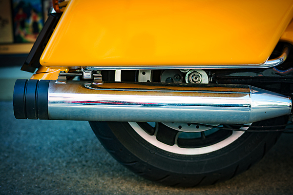 포토 JPG 해외이미지 도로 여행 교통시설 사람없음 야외 파란색 노란색 금속 자전거 오토바이 흰색 바퀴 승차 브레이크 묘사 타이어 튜브 고무 배기가스 철강 해외포토 길 컬러 교통 모션 재질 바이크 시설 파일형식 이미지허브