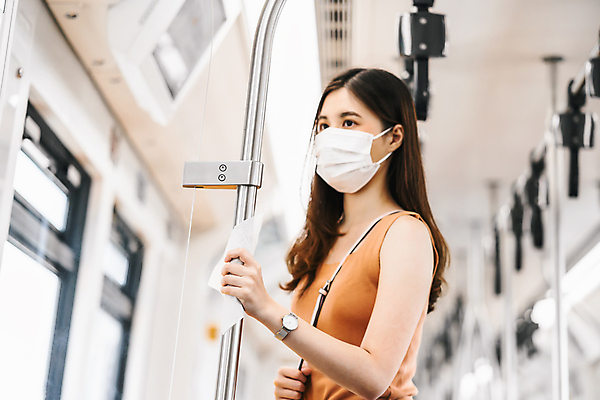 포토 JPG 해외이미지 응시 여자 여행 청소년 실내 마스크 한명 동양인 상반신 10대 전철 목표 승객 십대여자한명만 해외포토 1 시선 육상교통 컨셉 대중교통 사람 인종 내부 여자한명만 십대여자만 파일형식 이미지허브