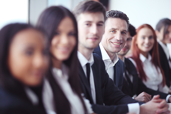 포토 JPG 해외이미지 백인 직업 라이프스타일 여자 남자 행복 선 비즈니스 사업가 성공 노동자 함께함 미소 사람 여러명 사무실 흰색 대기 비즈니스맨 비즈니스우먼 자신감 그룹 동료 경영자 히스패닉 경영 정중 줄서기 해외포토 서양인 감정 컬러 다수 컨셉 관계 모션 표정 생활 직장인 리더 파일형식 이미지허브