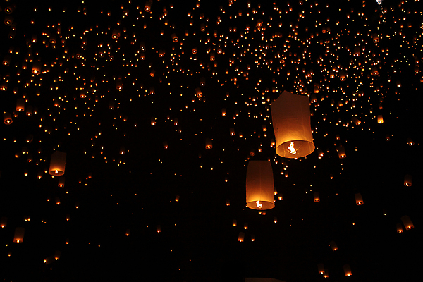 포토 JPG 해외이미지 사람없음 야외 빛 야간 풍등 풍등날리기 풍등놀이 풍등행사 풍등축제 해외포토 자연요소 놀이 조명 이벤트 등축제 파일형식 이미지허브