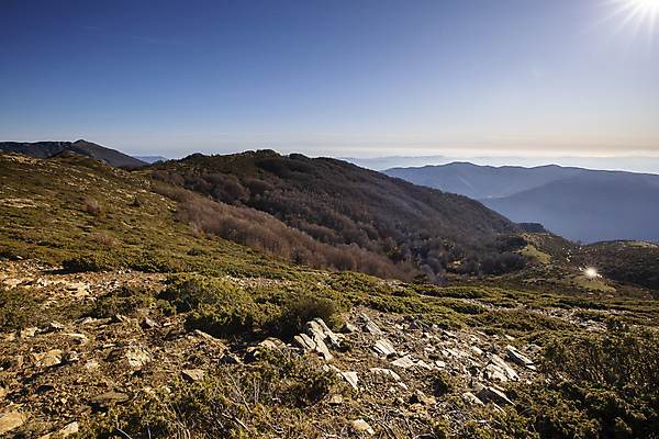 포토 JPG 해외이미지 옷 여행 자연 하늘 휴가 산 뿔 파노라마 국립공원 풍경 사람없음 야외 초록색 걷기 계곡 일몰 트래킹 하이킹 바위 시골 스페인 목표 심볼 언덕 명상 산봉우리 내추럴 교차 돌리기 절정 해외포토 공원 유럽 컬러 컨셉 모션 레저 촬영기법 노을 돌_바위 생태계 봉우리 파일형식 이미지허브