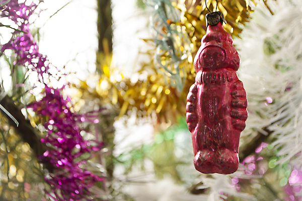 포토 JPG 해외이미지 나무 전통 디자인 계절 백그라운드 크리스마스 겨울 유리 휴가 새로움 새해 매달리기 선물 사람없음 장식 빨간색 초록색 장난감 크리스마스트리 우주 축제 우주비행사 수확 나뭇가지 축하 소나무 12월 연도 향수 복고 러시아 소련 소비에트 수집가 옛날 취급주의 해외포토 식물 직업 기념일 유럽 컬러 컨셉 농업 모션 재질 경고 화장품 날짜 파일형식 이미지허브