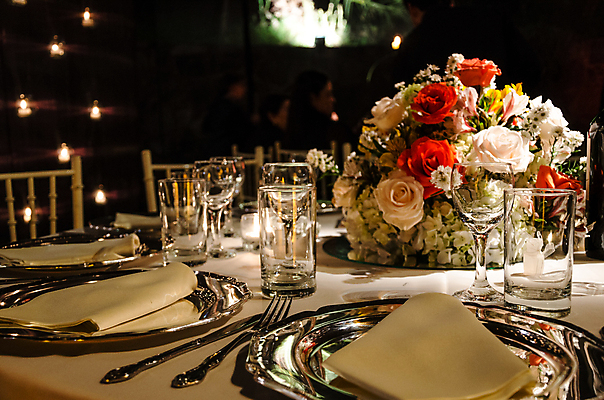 포토 JPG 해외이미지 식기 접시 디자인 꽃 음료 음식 꽃다발 결혼 꽃무늬 자연 유리 탁자 결혼식 휴가 이벤트 사람없음 내부 장식 세트 파티 유행 식당 와인 식사 저녁식사 수확 식탁보 흰색 시골 축하 고급 우아함 은색 배열 만족 냅킨 복고 설정 해외포토 식물 감정 컬러 가구 컨셉 무늬 농업 재질 주류 상점 생태계 파일형식 이미지허브