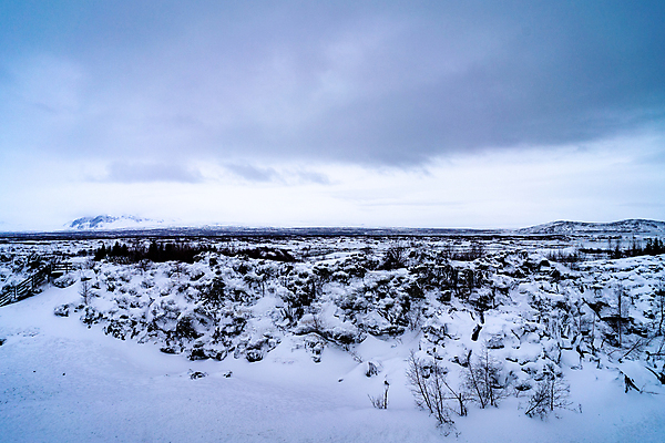 포토 JPG 해외이미지 구름 계절 공원 유럽 도로 길 겨울 밭 자연 하늘 산 아이슬란드 풍경 사람없음 야외 파란색 강 환경 골짜기 맑음 냉동 얼음 추위 흰색 시골 황무지 역사 언덕 북쪽 내추럴 생태학 전국 지질학 눈내림 해외포토 자연요소 공공시설 교육 나라 컬러 농업 교통시설 날씨 눈_날씨 방향 생태계 파일형식 이미지허브