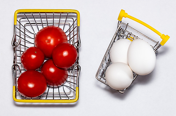 포토 JPG 해외이미지 식물 음식 컨셉 다이어트 토마토 채소 과일 비즈니스 건강 요리 사람없음 빨간색 쇼핑 세일 바구니 상점 계란 치킨 카트 흰색 신선 시장 닫기 구매 상쾌 유기농 상업 날것 소매 슈퍼마켓 고립 마케팅 숙성 채식주의자 해외포토 웰빙 감정 컬러 모션 알 채식 닭고기요리 파일형식 이미지허브