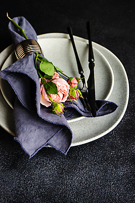 포토 JPG 해외이미지 식기 꽃잎 꽃 와인잔 사람없음 장미 유리그릇 해외포토 식물 그릇 술잔 유리 파일형식 이미지허브