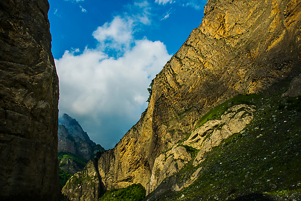 포토 JPG 해외이미지 구름 유럽 여행 밭 하늘 산 풍경 경사 사람없음 일상 초록색 여름 파란색 계곡 바위 정상 오솔길 언덕 러시아 장면 북쪽 흐림 웅장함 수평선 스코틀랜드 산맥 해외포토 자연요소 계절 나라 길 컬러 농업 날씨 영국 라이프 돌_바위 방향 파일형식 이미지허브