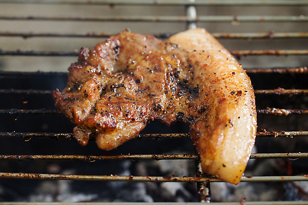 포토 JPG 해외이미지 음식 조각 근육 건강 육류 돼지고기 스테이크 요리 사람없음 빨간색 소풍 파티 식사 저녁식사 돼지 뜨거움 닫기 중앙 그릴 바비큐 난로 굽기 먹기 오브젝트 준비 슬라이스 목 단백질 정육점 해외포토 컬러 식재료 포유류 모션 주방용품 서양음식 이벤트 신체부위 야외활동 상점 난방기 구이 영양소 파일형식 이미지허브