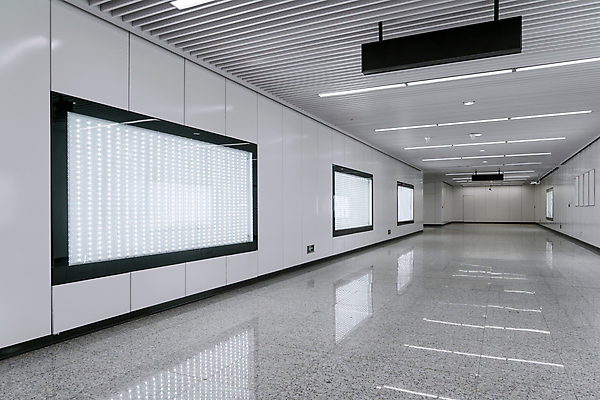 포토 JPG 해외이미지 간판 프레임 광고판 실내 사람없음 반사 복도 전철역 목업 해외포토 알림판 내부 역 판 파일형식 이미지허브