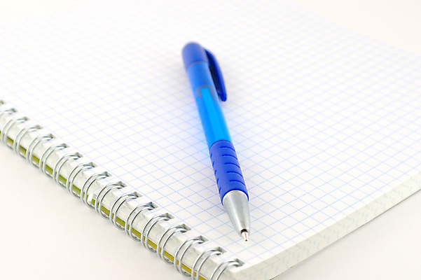 포토 JPG 해외이미지 교육 종이 백그라운드 비즈니스 텍스트 학교 나선형 사람없음 책 파란색 사무실 펜 우주 쪽지 공책 공백 흰색 기록 오픈 주름 편지 오브젝트 문서 페이지 바인더 패드 고립 목차 해외포토 컬러 무늬 문구용품 필기구 사무용품 파일형식 이미지허브