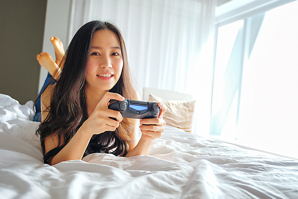 포토 JPG 해외이미지 직업 라이프스타일 손 응시 여자 행복 백그라운드 2 놀이 성공 모바일 주택 한명 미소 사람 동양인 10대 친구 스마트폰 소파 게임 흰색 잡기 우승 흥분 동영상 위로 관리자 승자 해외포토 1 시선 감정 컬러 컨셉 의자 관계 모션 청소년 표정 인종 건물 생활 신체부위 핸드폰 스마트기기 최고 파일형식 이미지허브