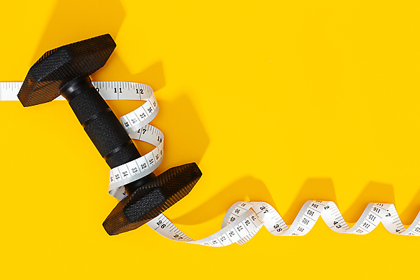 포토 JPG 해외이미지 라이프스타일 스포츠 백그라운드 컨셉 다이어트 건강 사람없음 운동복 운동 힘 아령 장비 에너지 몸무게 보디빌딩 비만 날씬함 허리 연습 측정 오브젝트 체육관 근육질 리프트 역도 칼로리 파운드 무거움 노란배경 돌봄 리프팅 적자 카피스페이스 해외포토 옷 돈 모션 근육 생활 신체부위 노란색 헬스 공백 무게 몸매 파일형식 이미지허브