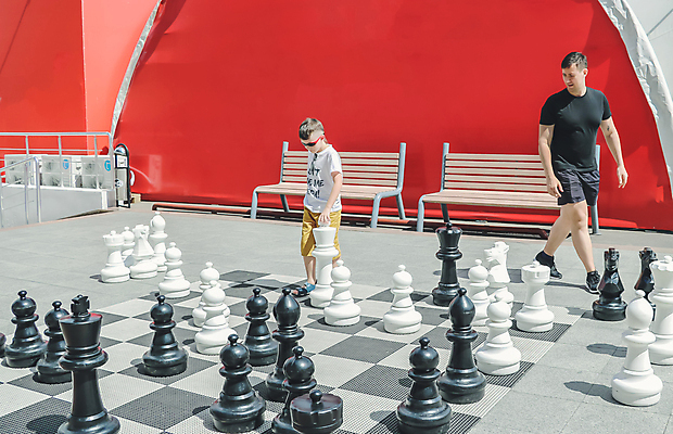 포토 JPG 해외이미지 스포츠 조각 컨셉 비즈니스 놀이 성공 사람 두명 3D 검은색 경쟁 도전 게임 흰색 우승 체스말 체스 계획 왕 싸움 체스판 장군 여왕 해외포토 직업 컬러 모션 최고 말_게임 디지털합성 파일형식 이미지허브