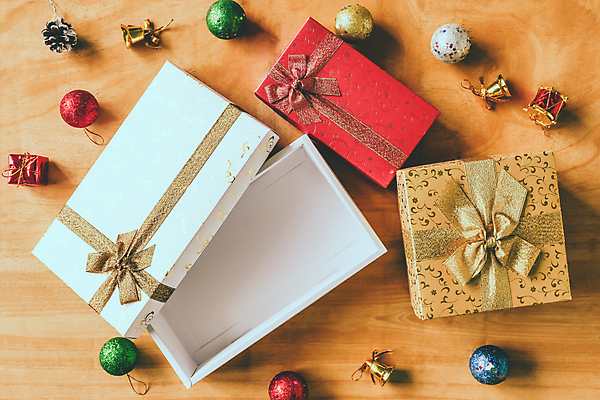 포토 JPG 해외이미지 전통 디자인 계절 백그라운드 크리스마스 겨울 공 탁자 휴가 새로움 발렌타인데이 선물 사람없음 목재 장식 빨간색 초록색 상자 축제 흰색 축하 발표 생일 황금 플랫 정상 컨테이너 연도 심볼 오브젝트 활 주기 질감 위치 팩 패키지 기부 포장소품 해외포토 나무 기념일 산업 컬러 가구 컨셉 재료 포장 모션 데이이벤트 화장품 포장재료 파일형식 이미지허브