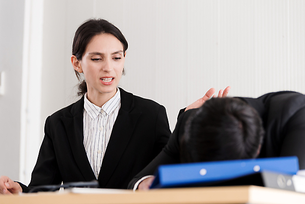 포토 JPG 해외이미지 백인 여자 남자 비즈니스 실내 피곤 상반신 성인 두명 사무실 잠 비즈니스맨 비즈니스우먼 졸음 낮잠 업무과다 과로 성인만 깨우기 해외포토 서양인 감정 컨셉 모션 사람 내부 업무 직장인 파일형식 이미지허브