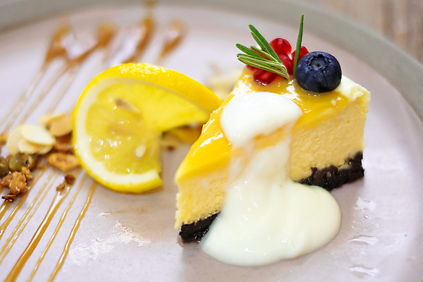 포토 JPG 해외이미지 음식 조각 과일 디저트 치즈 사람없음 노란색 케이크 달콤 레몬 크림 페스츄리 해외포토 빵 컬러 유제품 맛 파일형식 이미지허브