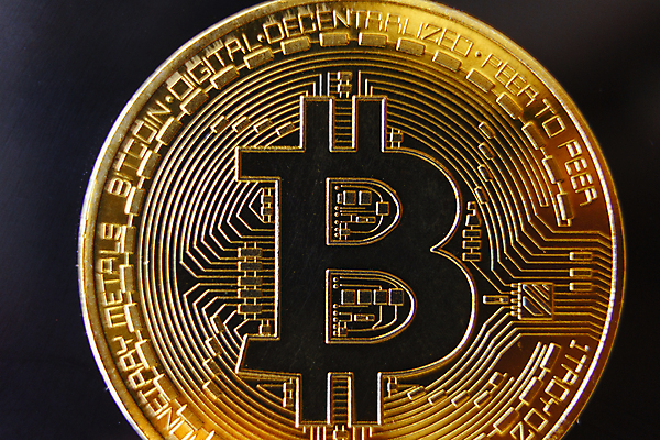 포토 JPG 해외이미지 컨셉 돈 인터넷 비즈니스 사람없음 금융 경제 컴퓨터 디지털 동전 웹 시장 황금 암호 무역 순환 상업 전자 토막 프로세서 가상 가상화폐 해외포토 산업 모션 전자제품 재산 파일형식 이미지허브