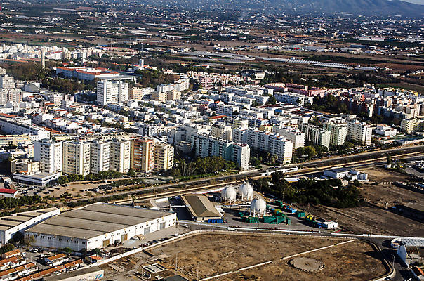 포토 JPG 해외이미지 외관 산업 아파트 주택 사람없음 야외 맑음 에너지 도시 포르투갈 가스 해외포토 유럽 날씨 건물 파일형식 이미지허브