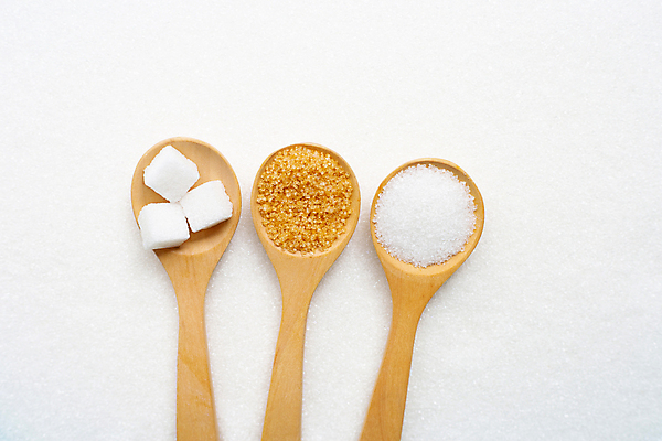 포토 JPG 해외이미지 식재료 실내 종류 사람없음 조미료 달콤 설탕 각설탕 흰배경 나무숟가락 황설탕 해외포토 백그라운드 내부 숟가락 흰색 맛 향미료 파일형식 이미지허브