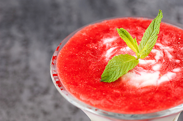 포토 JPG 해외이미지 열매 꽃잎 음료 음식 백그라운드 잎 과일 유리 표면 아이스크림 디저트 건강 사람없음 빨간색 초록색 꽃병 냉동 얼음 회색 우유 추위 신선 칵테일 사발 달콤 혼합 민트 크림 상쾌 유기농 요거트 고립 섞기 스무디 해외포토 자연요소 식물 웰빙 꽃 감정 컬러 재질 유제품 주류 사기그릇 맛 허브 파일형식 이미지허브