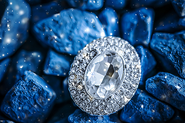 포토 JPG 해외이미지 장신구 실내 사람없음 귀걸이 조약돌 화려 우아함 보석 파란배경 다이아몬드 해외포토 백그라운드 컨셉 내부 파란색 돌_바위 광석 파일형식 이미지허브