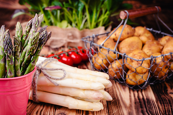 포토 JPG 해외이미지 계절 음식 잎 농업 다이어트 토마토 채소 재료 자연 탁자 감자 건강 마늘 사람없음 목재 빨간색 정원 보라색 샐러드 수확 성장 시골 신선 상추 다발 허브 속도 유기농 원예 아스파라거스 날것 뿌리 내추럴 비트 아티초크 채식주의자 비건 해외포토 나무 식물 웰빙 산업 컬러 가구 취미 생태계 채식 파일형식 이미지허브