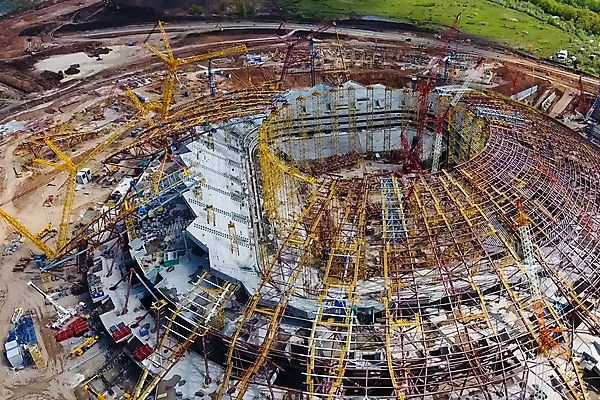 포토 JPG 해외이미지 외관 산업 여행 건축양식 공 하늘 노동자 아파트 프레임 사람없음 건물 컵 가로 파란색 세계 사무실 탑 금속 고층빌딩 축구 기계 경기장 장비 성장 도시 업무 땅 아래 기중기 상승 러시아 타운 공학 2018년 철강 콘크리트 해외포토 직업 식기 건축물 교육 건축 유럽 컬러 컨셉 비즈니스 스포츠시설 재질 주택 빌딩 구기 작업 중장비 연도 방향 위치 파일형식 이미지허브