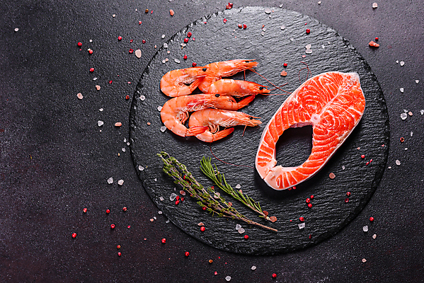 포토 JPG 해외이미지 접시 음식 바다 조각 백그라운드 다이어트 재료 탁자 건강 육류 어류 스테이크 요리 사람없음 빨간색 식당 검은색 식사 저녁식사 어둠 신선 맛 그릴 정상 먹기 레몬 허브 해산물 준비 날것 소금 연어 로즈메리 점심식사 생식 송어 해외포토 식물 식기 컬러 가구 컨셉 과일 식재료 모션 주방용품 서양음식 상점 수중동물 파일형식 이미지허브