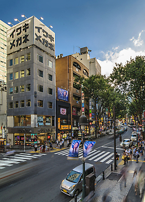 포토 JPG 해외이미지 도로 십자가 비즈니스 건축양식 자동차 불 휴가 미래 거리 사람 풍경 사람없음 야외 건물 여름 쇼핑 도시풍경 사무실 일본 고층빌딩 황혼 도시 보행자 횡단보도 도쿄 군중 야간 사인 광장 시티라이프 지역 건너기 해외포토 자연요소 라이프스타일 건축물 계절 건축 아시아 길 육상교통 컨셉 교통시설 모션 빌딩 일몰 보행로 파일형식 이미지허브