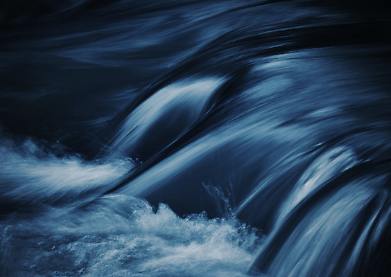 포토 JPG 해외이미지 디자인 호수 물결 파도 백그라운드 패턴 모션 자연 표면 추상 사람없음 야외 물 파란색 빛 강 뷰티 검은색 어둠 젖음 흐름 가을 흰색 액체 개울 매끈함 묘사 속도 질감 내추럴 블러 잔물결 해외포토 자연요소 계절 바다 컬러 컨셉 무늬 감각 생태계 파일형식 이미지허브