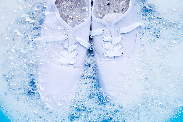 포토 JPG 해외이미지 운동화 사람없음 빨래 파란배경 비누거품 해외포토 백그라운드 신발 가사 파란색 거품 파일형식 이미지허브