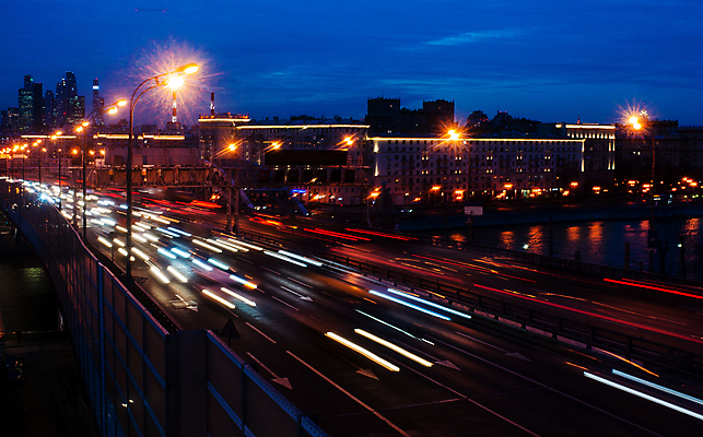 포토 JPG 해외이미지 도로 여행 백그라운드 건축양식 교통시설 모션 자동차 하늘 거리 안테나 풍경 사람없음 건물 물 여름 빛 강 도시풍경 반사 어둠 반지 도시 고속도로 센터 야간 저녁 사인 속도 러시아 타운 모스크바 자동 해외포토 자연요소 건축물 계절 건축 유럽 길 육상교통 교통 장신구 통신 시설 파일형식 이미지허브