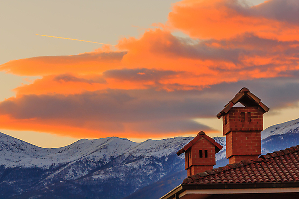 포토 JPG 해외이미지 구름 백그라운드 오렌지 자국 자연 벽돌 산 주택 풍경 사람없음 옆모습 일몰 물방울 저녁 타일 해외포토 자연요소 뷰포인트 과일 건물 노을 야간 생태계 파일형식 이미지허브