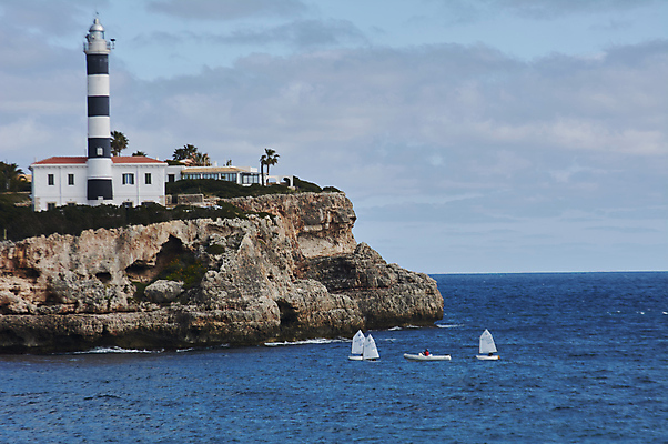 포토 JPG 해외이미지 바다 섬 여행 요트 휴가 휴식 주택 등대 파노라마 사람없음 여름 파란색 컬러풀 태양 도시 만 보트 동굴 스페인 지중해 휴양지 상업 엽서 낚시꾼 포트 천국 남쪽 스페인어 파라다이스 해외포토 자연요소 계절 유럽 컬러 컨셉 배_교통 촬영기법 건물 장소 편지 방향 파일형식 이미지허브