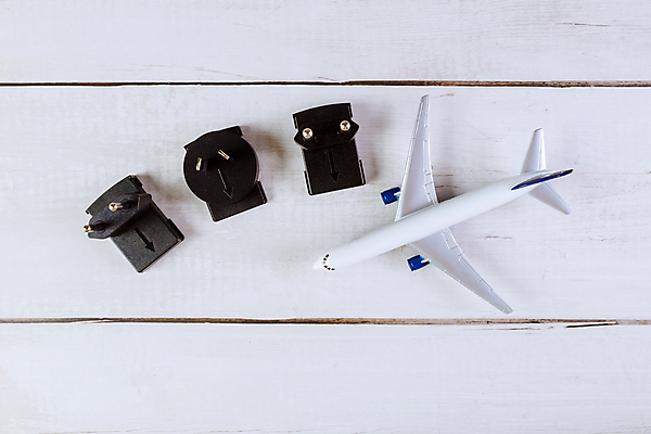 포토 JPG 해외이미지 유럽 여행 비즈니스 교통시설 휴가 비행기 안전 사람없음 글로벌 힘 에너지 콘센트 플러그 연결 휴대용 플라스틱 오브젝트 항공 순환 제트기 대패 전압 충전기 공급 해외포토 나라 교통 항공교통 모션 재질 대중교통 기계 시설 충전 파일형식 이미지허브